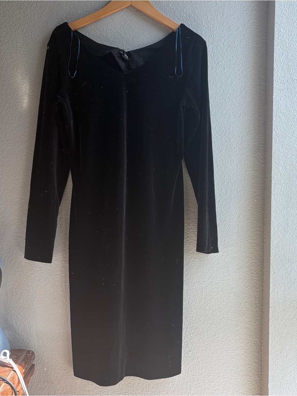 black velvet cocktail dress long sleeves V-neckline. Social circles size 12